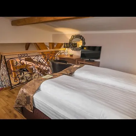 Boutique Bulevard Hotel 4*